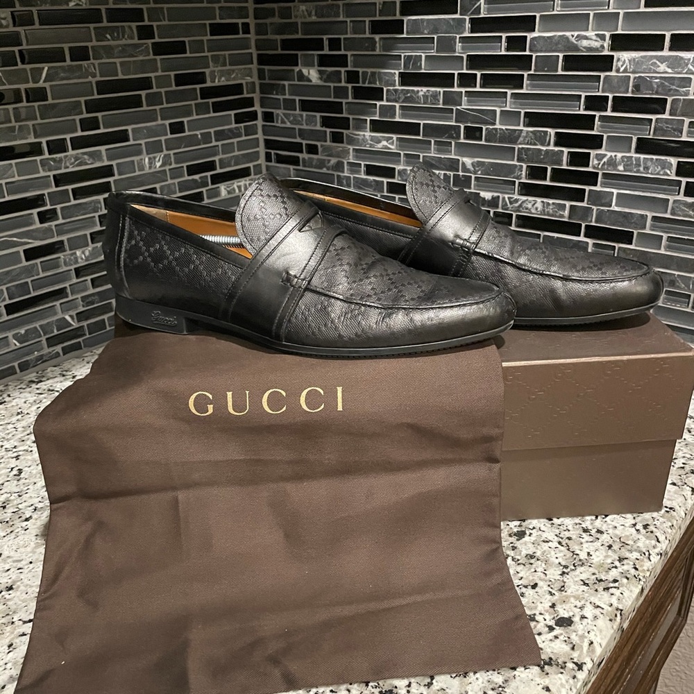 Men’s Gucci dress shoes